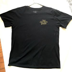 Men’s t shirt/ large/ guitars